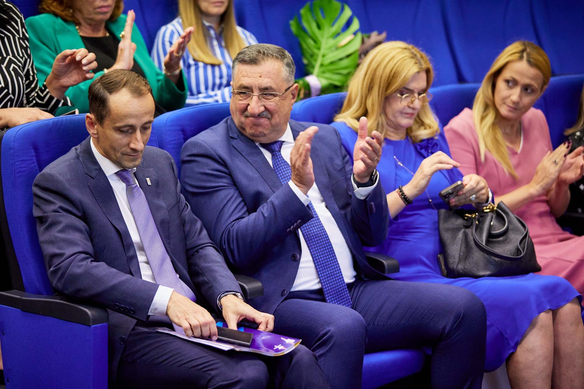 Reacție DEGRADANTĂ de la COSR și Federația Rom&acirc;nă de Bob și Sanie după dosarul DIICOT cu prostituția de la lotul Rom&acirc;niei!